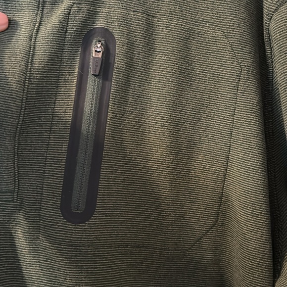 L.L Bean quarter button down size is missing fits like a XL - Picture 2 of 5